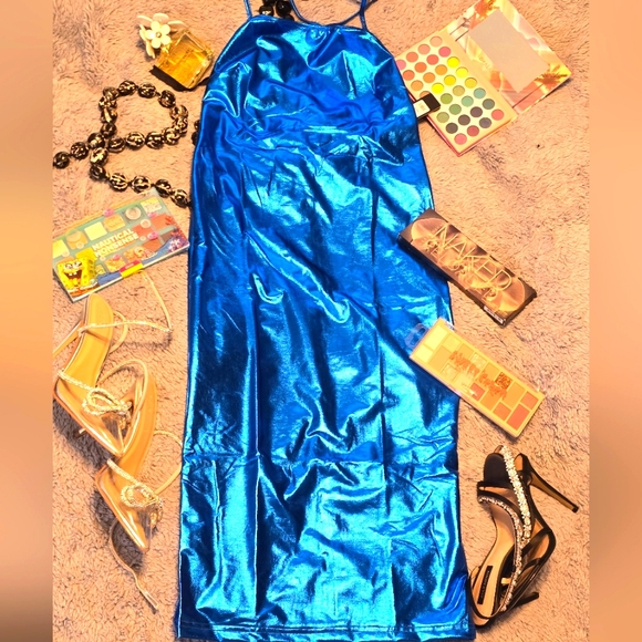 Beautiful Blue Metallic Dress NWT size Medium 🫠 - Picture 3 of 8